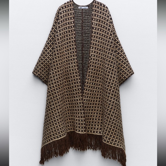 ZARA FRINGED KNIT JACQUARD CAPE - Picture 12 of 16